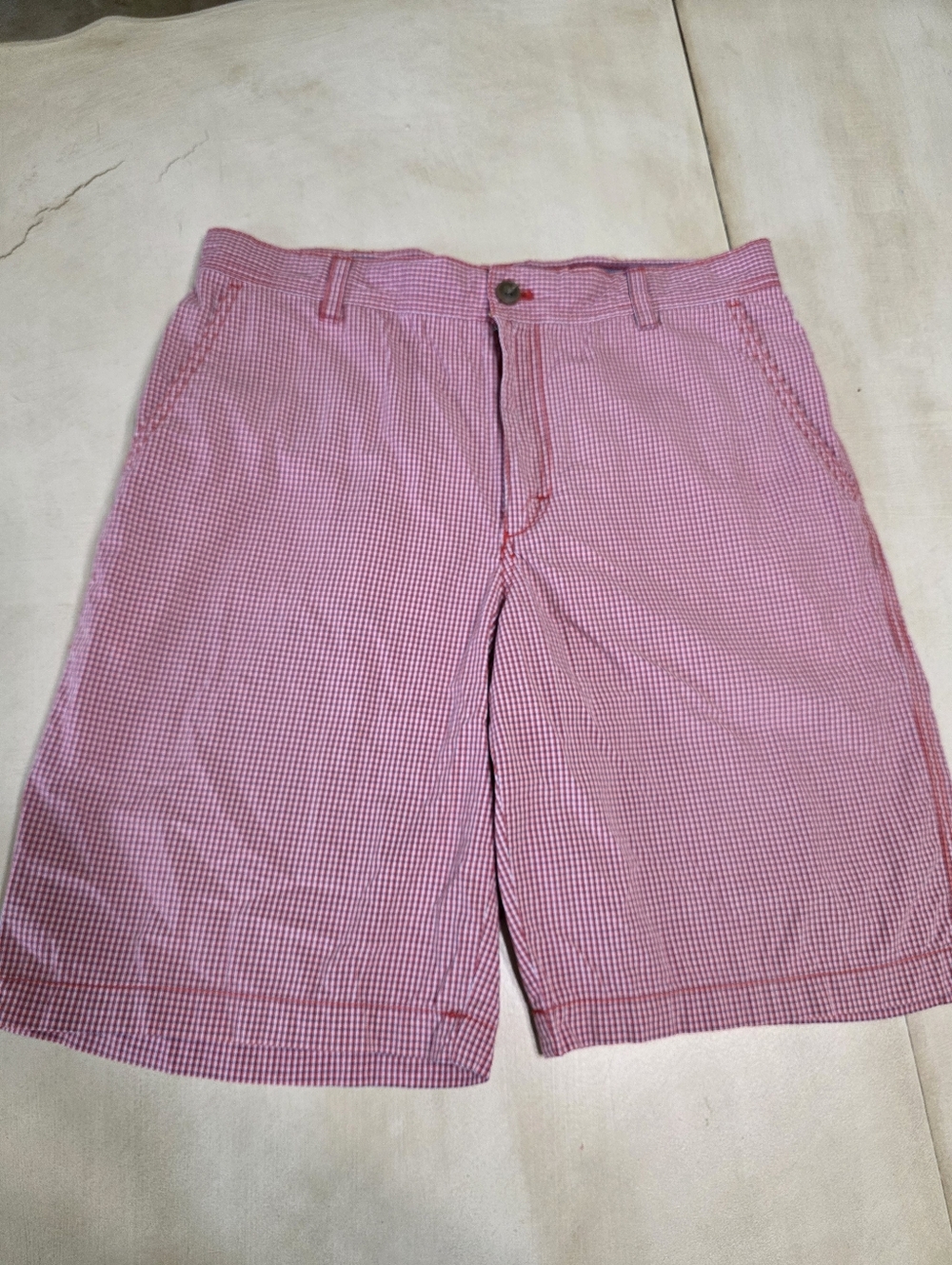 Classic IZOD Red & White Gingham Shorts. Size 33. Preppy.  Red Gingham Shorts